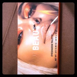 KKW EYESHADOW PALETTE (Sooo fire)